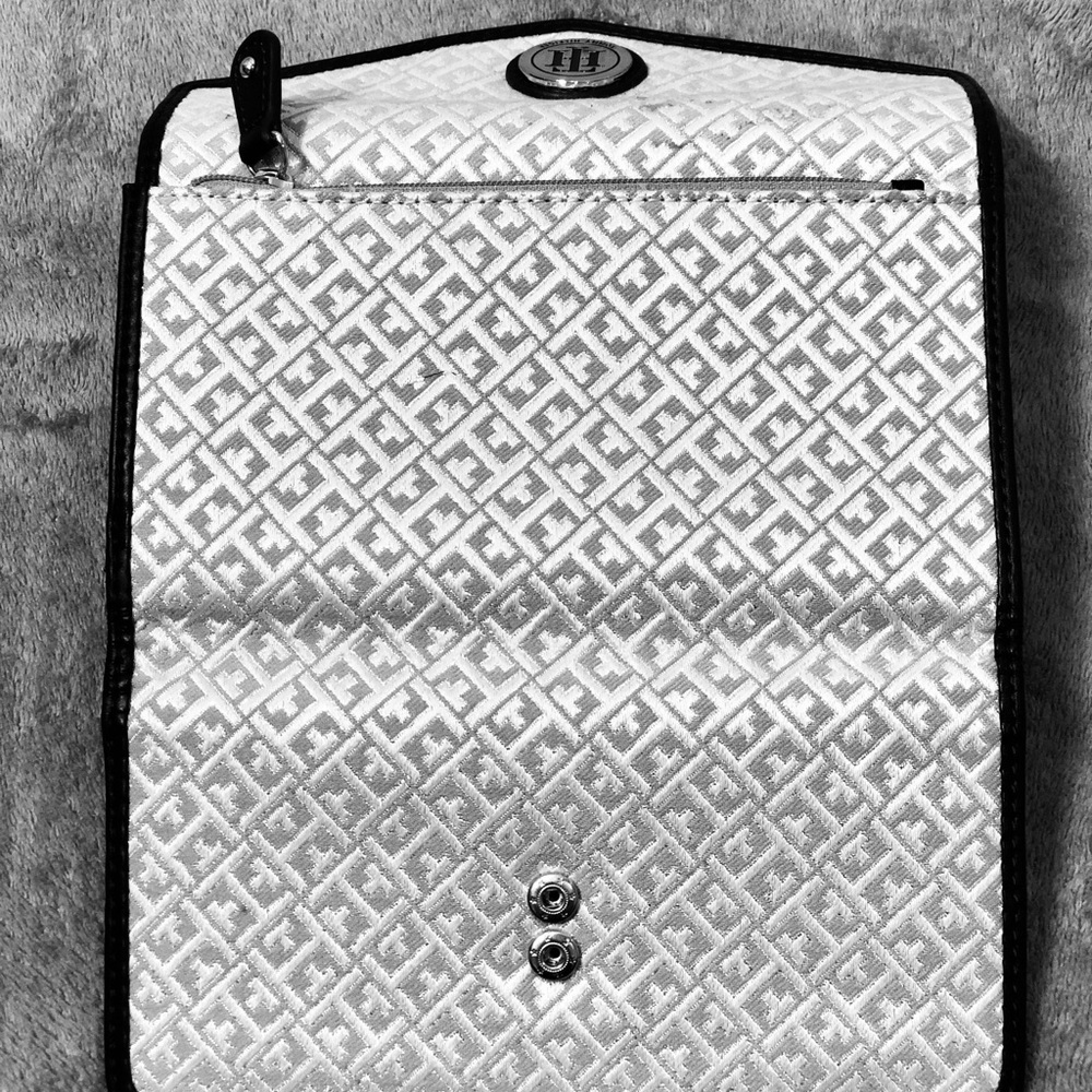 NWT Tommy Hilfiger Clutch Wallet